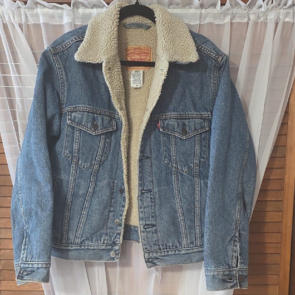 Levi's Vintage Classic Blue Denim Jacket with Sherpa Lining